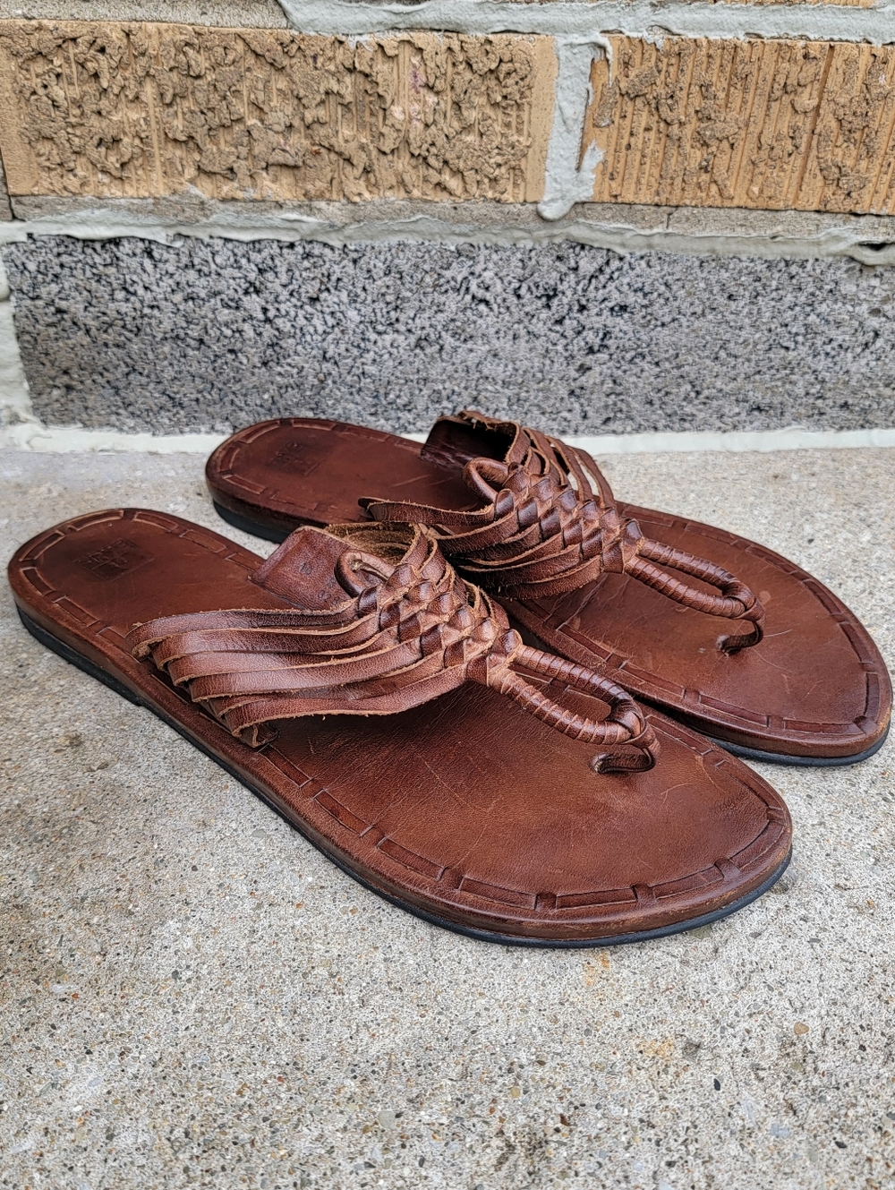 Frye Cognac Brown Leather Braided Thong Flip Flop Sandals 10 - Picture 2 of 16